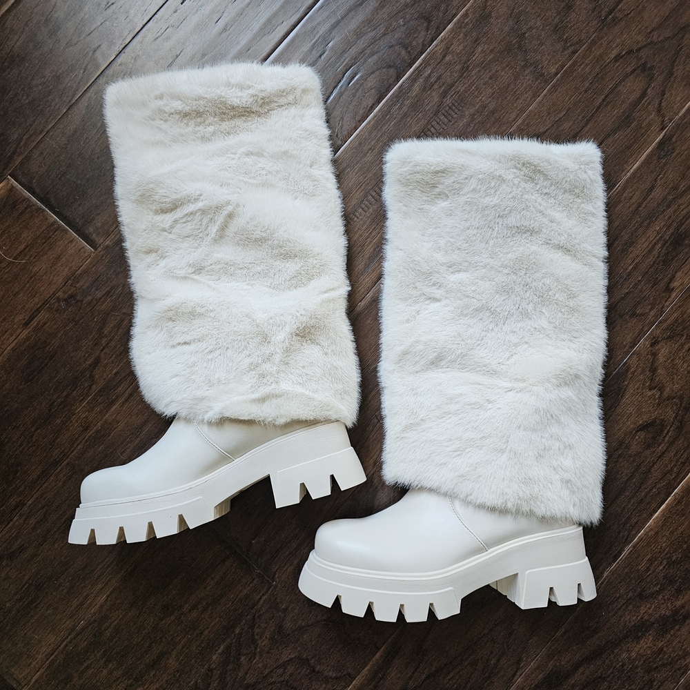 fuzzy flatform mid-calf boots